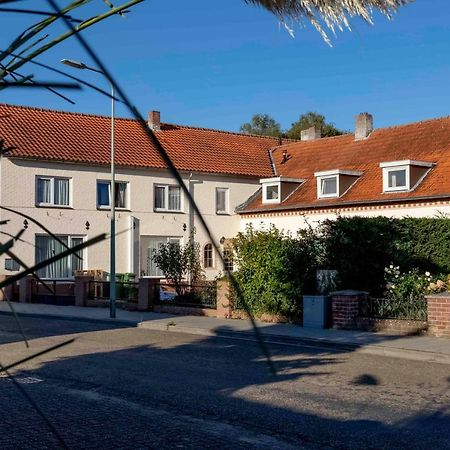 Lomm B&B Antoniushoeve מראה חיצוני תמונה